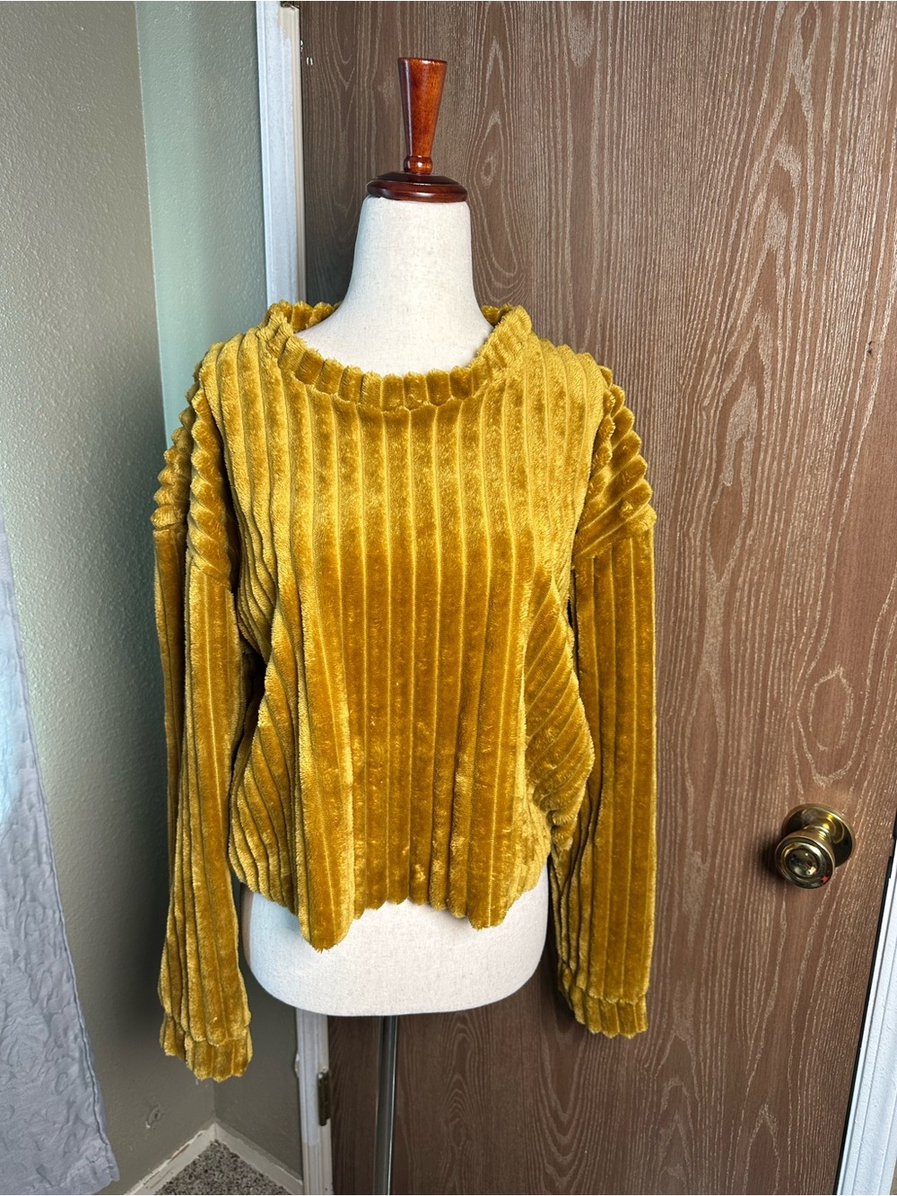 iris Golden Mustard Velvet Ribbed Pullover